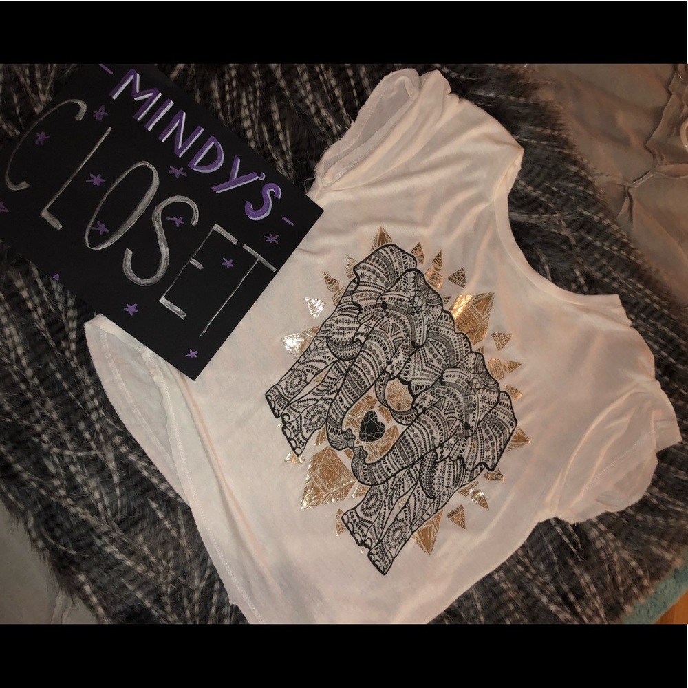 Elephant crop t-shirt